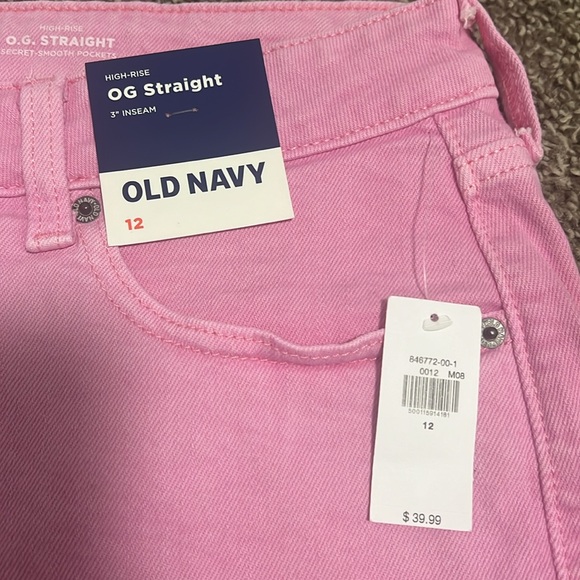 Shorts - Picture 2 of 5